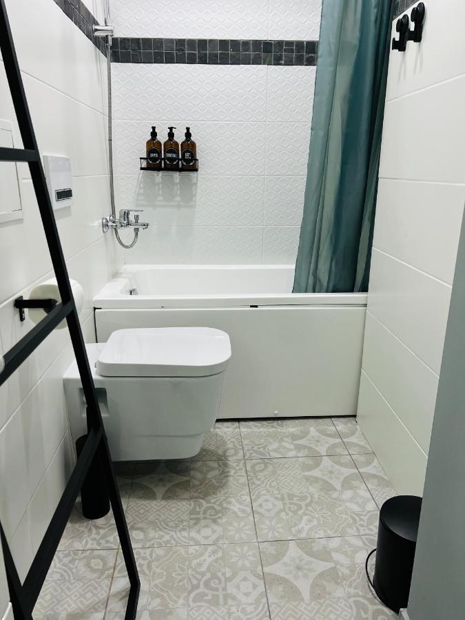 The Right Coast Apartment With Free Private Parking Rīga Exterior foto